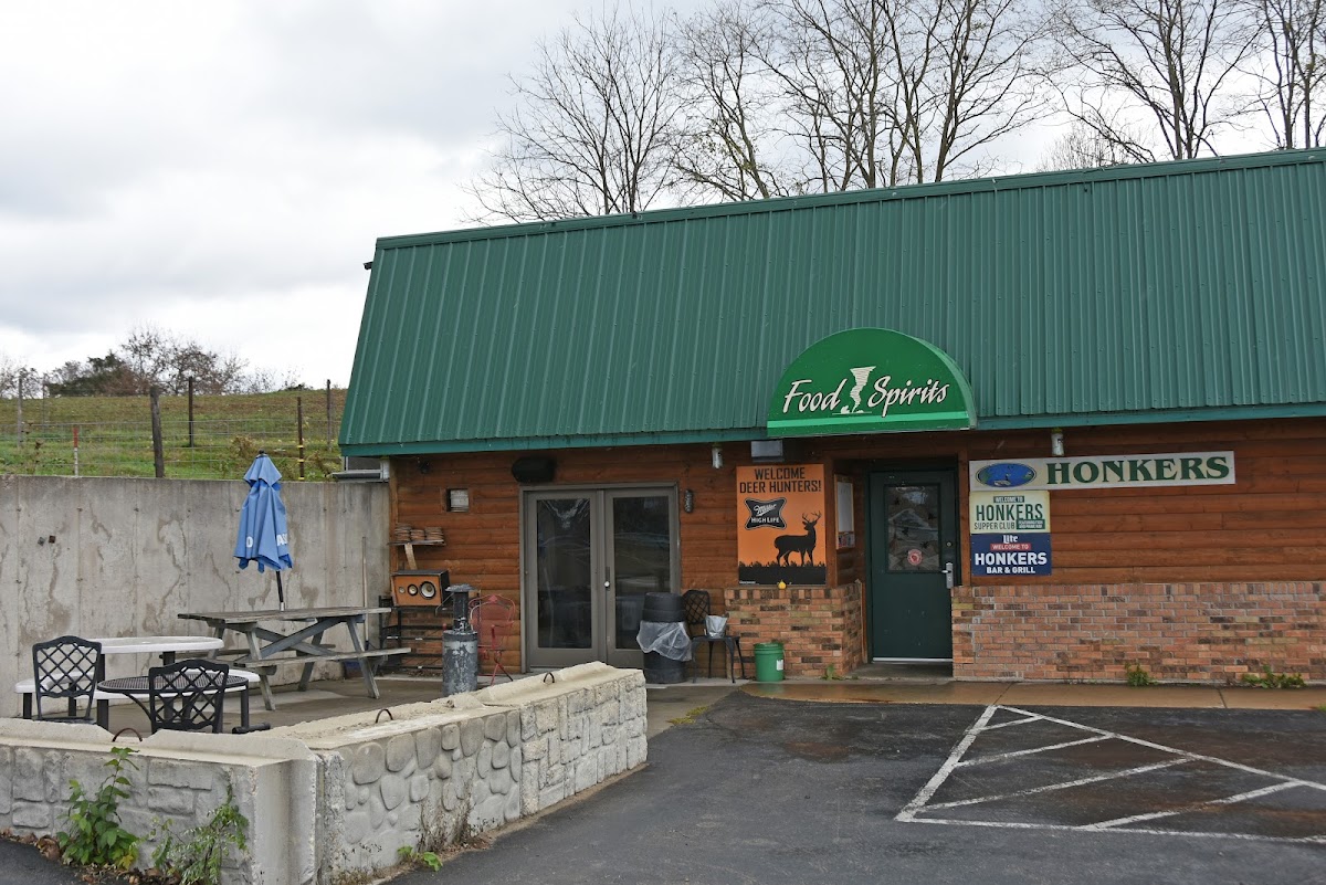 Honkers Dining, Lodging, and Spirits