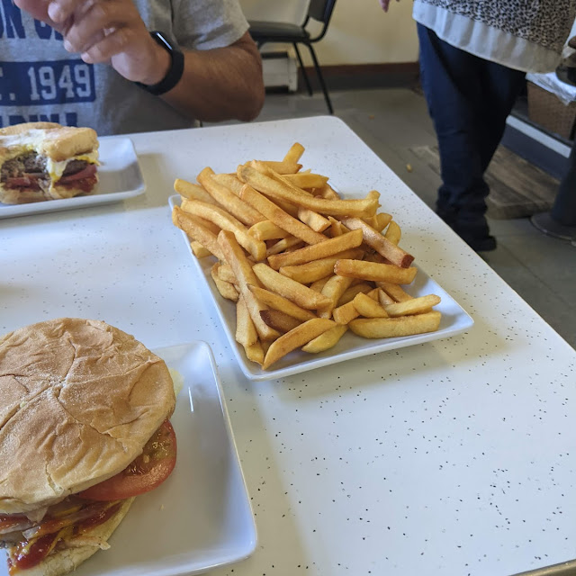Cheeseburger with Fries