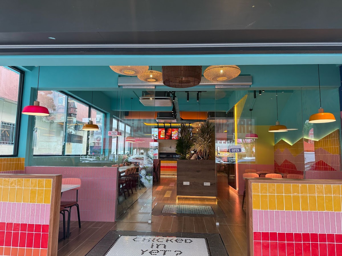 Hott Chickk Restaurant- حلال