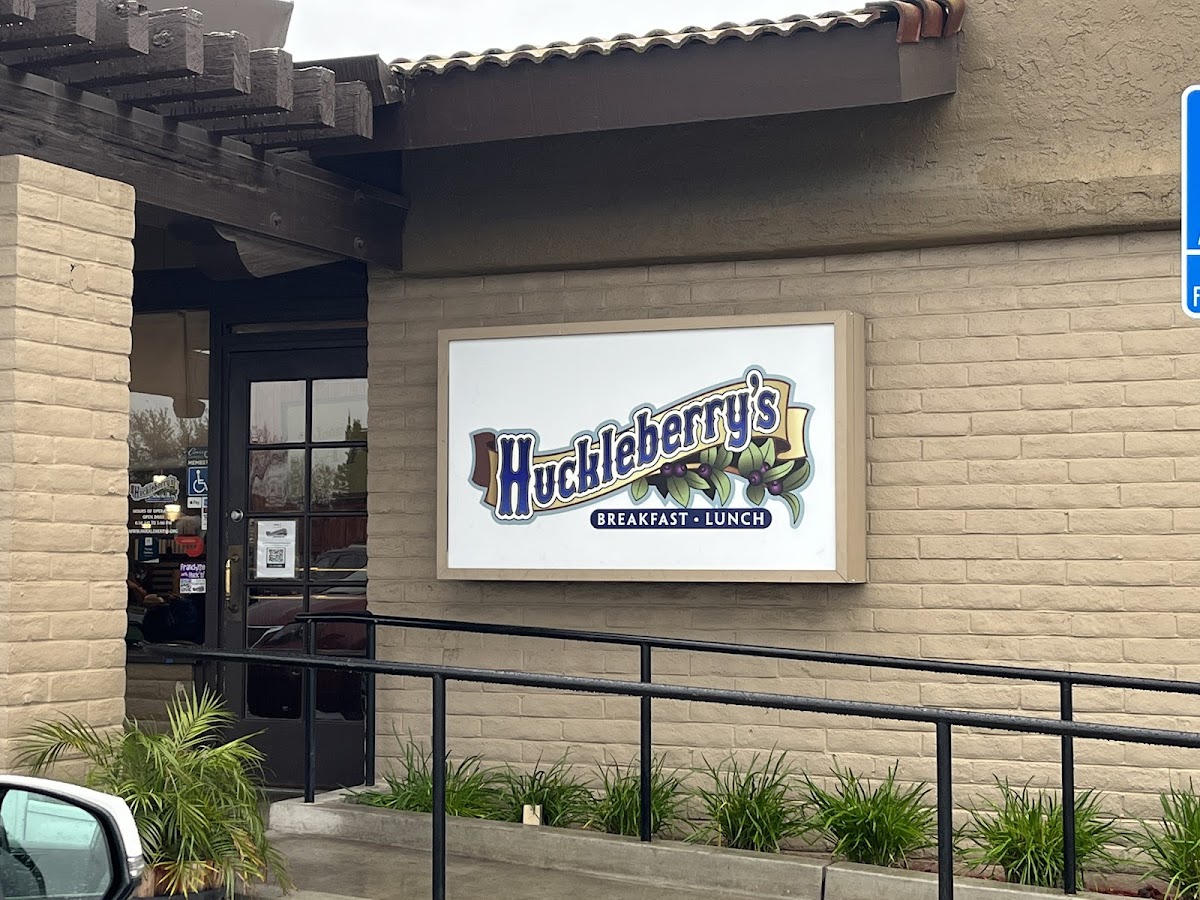 Huckleberry's Breakfast & Lunch