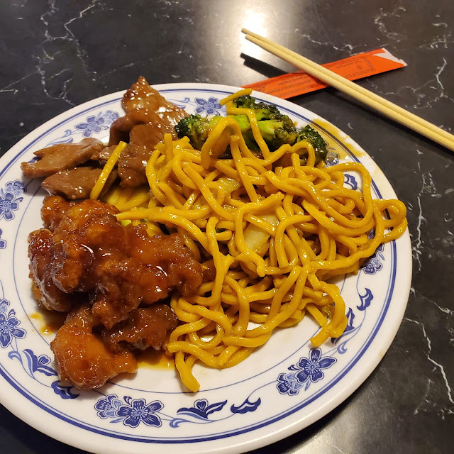 General TSO's Chicken Beef with Broccoli and Lo Mein