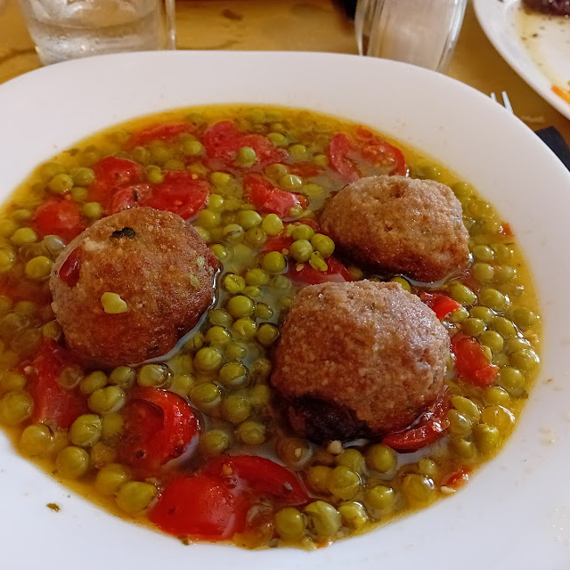 Pea Soup with Meatballs