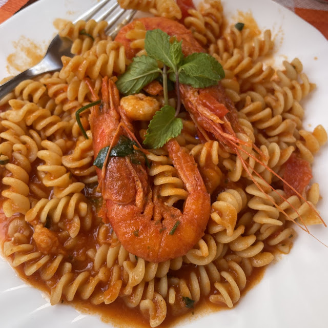 Fusilli Con Sugo Di Gambero Rosso Di Mazzara Pomodorini Ciliegino Mentuccia