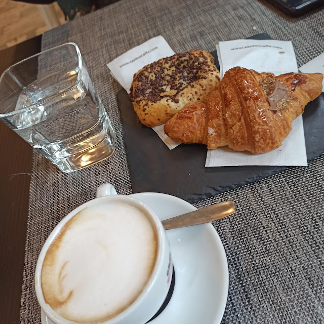 Cappuccino E Cornetto