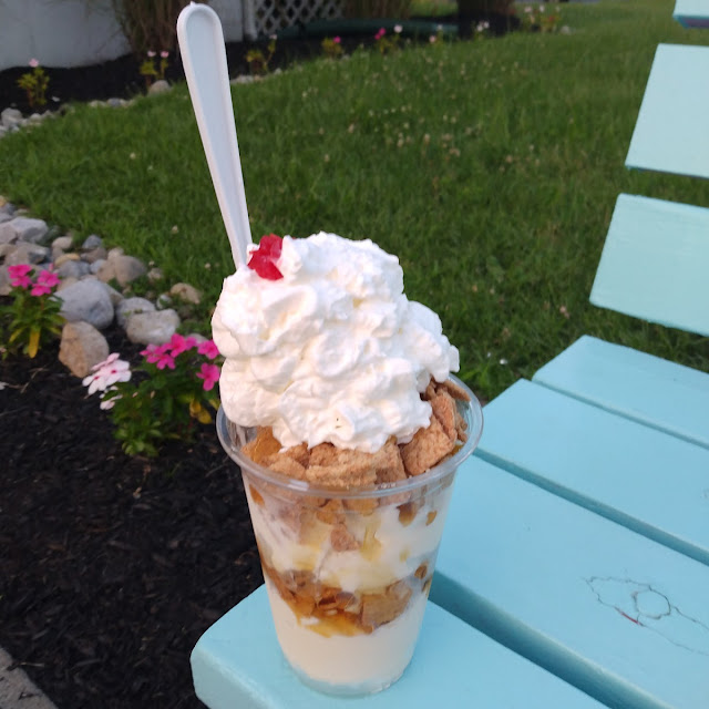 The Bee's Knees Sundae