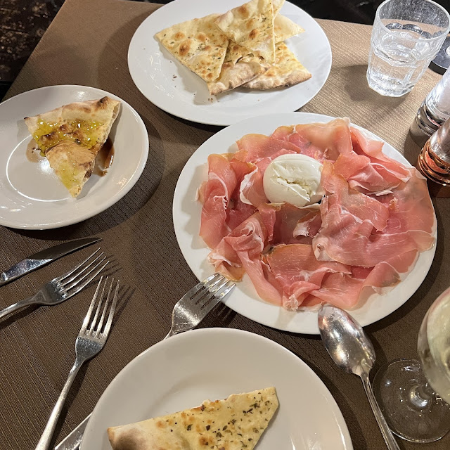 Prosciutto Toscano Con Mozzarella Di Bufala