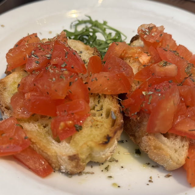 Toasted Bread with Tomatoes