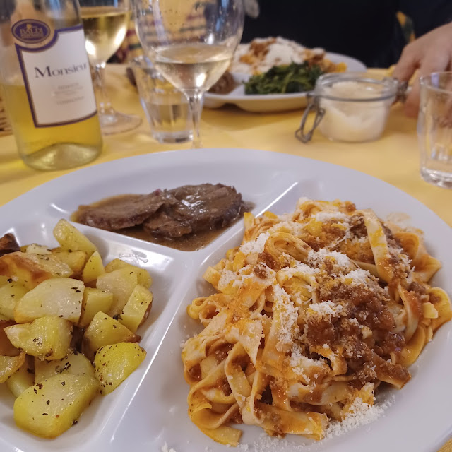 Tagliatelle Al Ragù Vitello Arrosto E Patate Al Forno Tutto Buonissimo