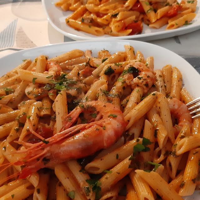 Penne Con Pesce Spada E Ciliegino