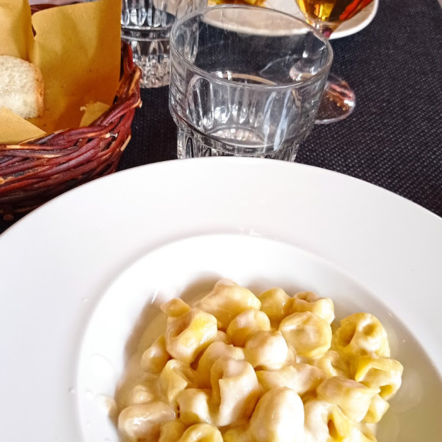 Il Tortellino Ripieno Di Carne