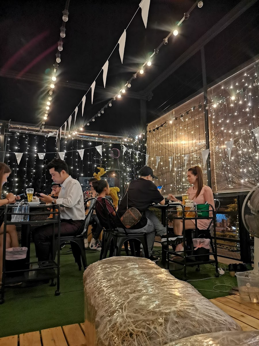 อินดี้คาเฟ่บาร์ Indy Cafe Bar
