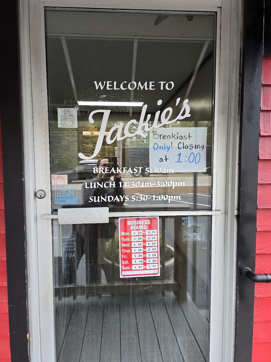 Jackie's Tavern and Restaurant