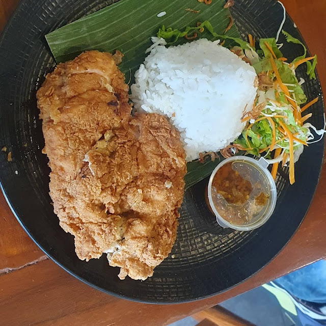 Ayam Goreng Penyet