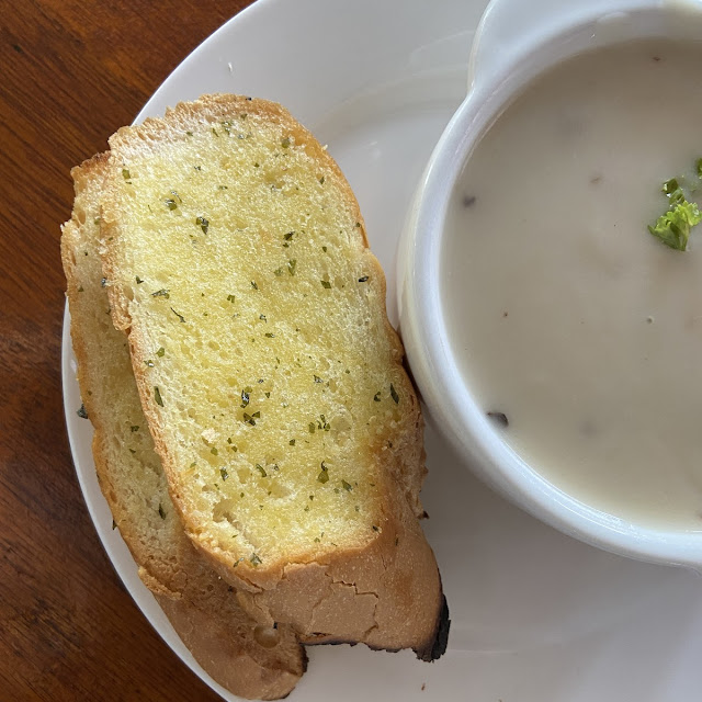 Mushroom Soup with Bread