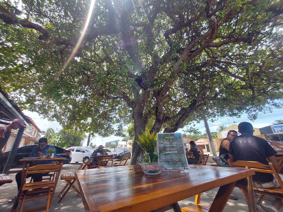 JARDIM BISTRO E CAFÉ