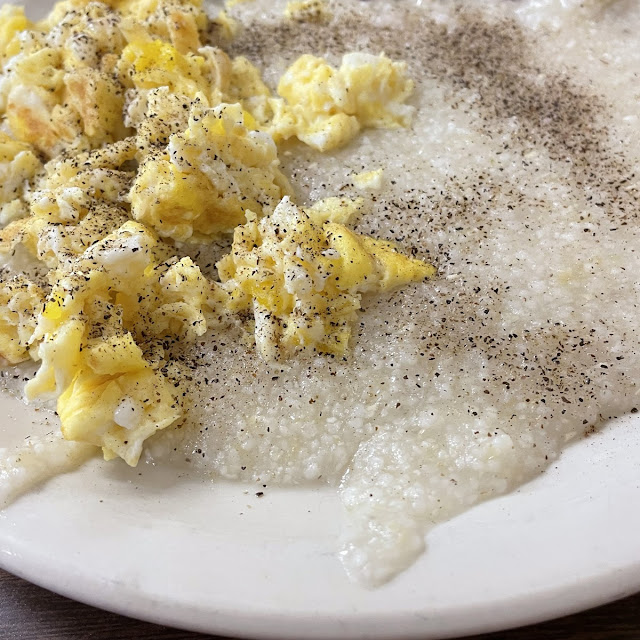 Scrambled Eggs Grits