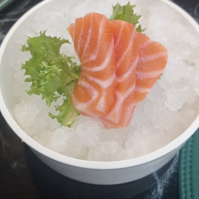 Sashimi Di Salmon