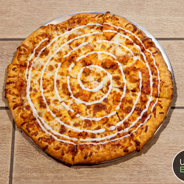 Buffalo White Sauce Pizza