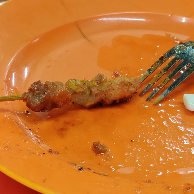 猪 肉 沙 爹