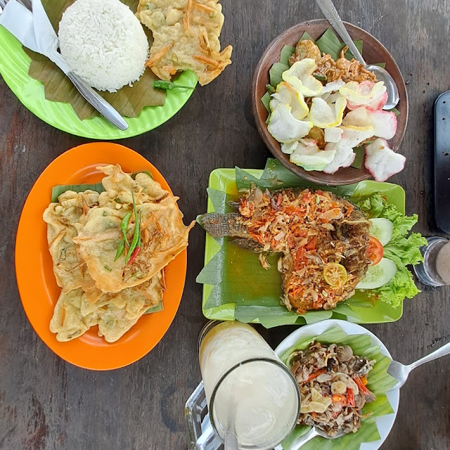 Bakwan Pecak Nila Oseng Jantung Pisang