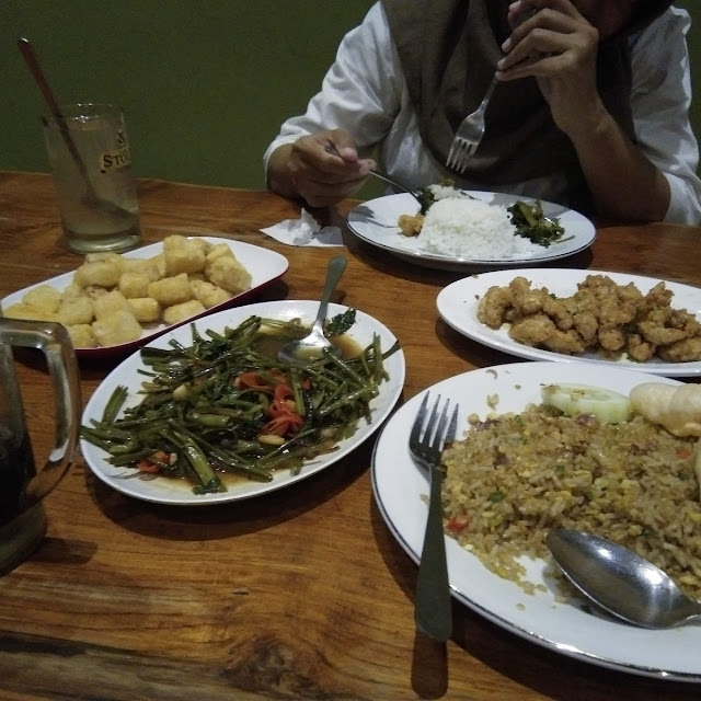 Nasi Goreng Telur Asin