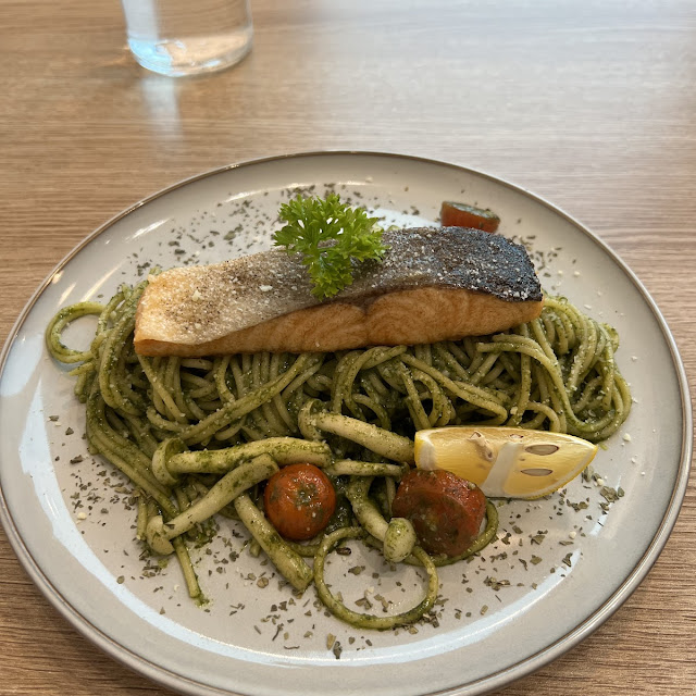 Lavender Carbonara Salmon Spaghetti