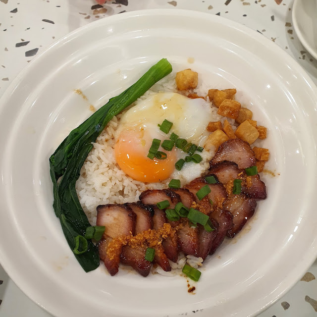 scrambled egg & lunch meat fried rice 滑蛋午餐肉炒饭
