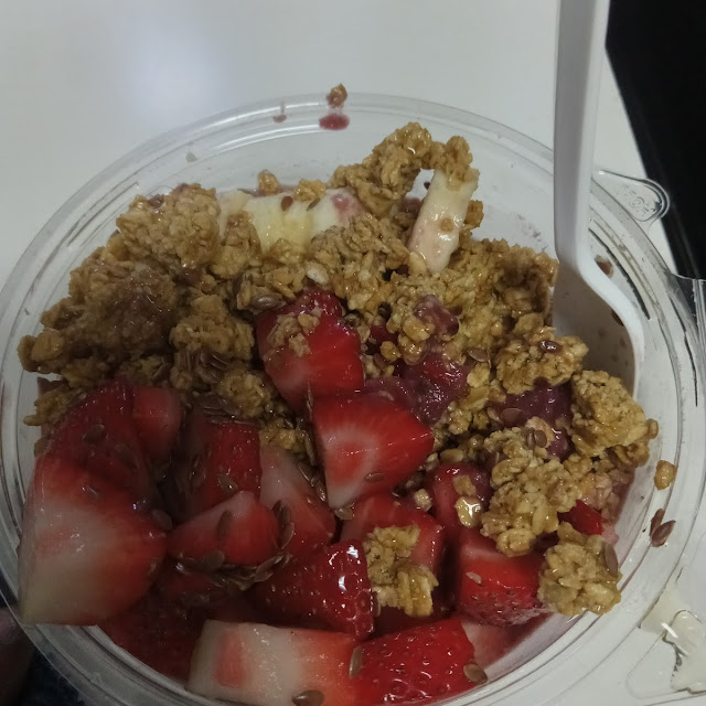 Acai Bowl with Bananas and Apples