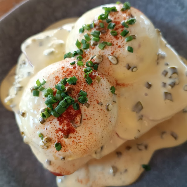 Eggs Benedict