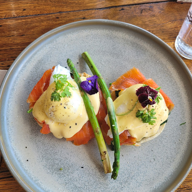 Eggs Benedict with Salmon