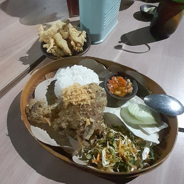 Ayam Panggang Dan Es Teh