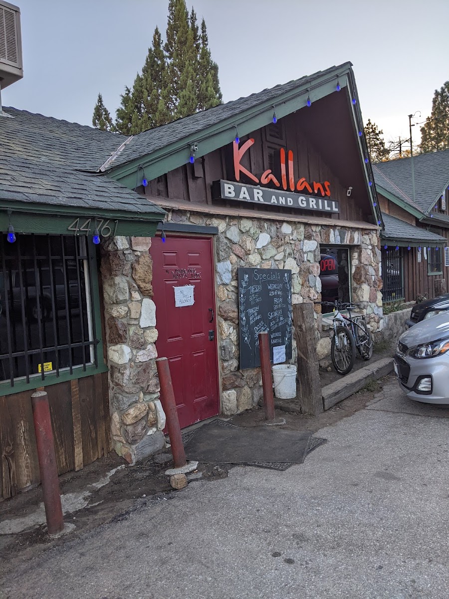Kallans Bar And Grill