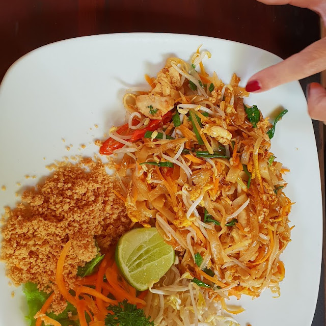 Phat Thai Kai