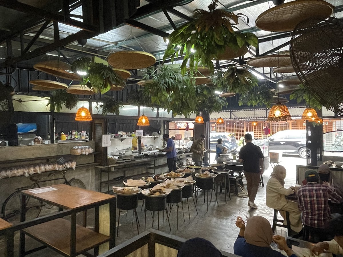 Kedai Kopi Binjai Nasi Malaya