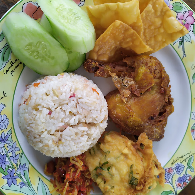 Nasi Liwet Ayam Goreng