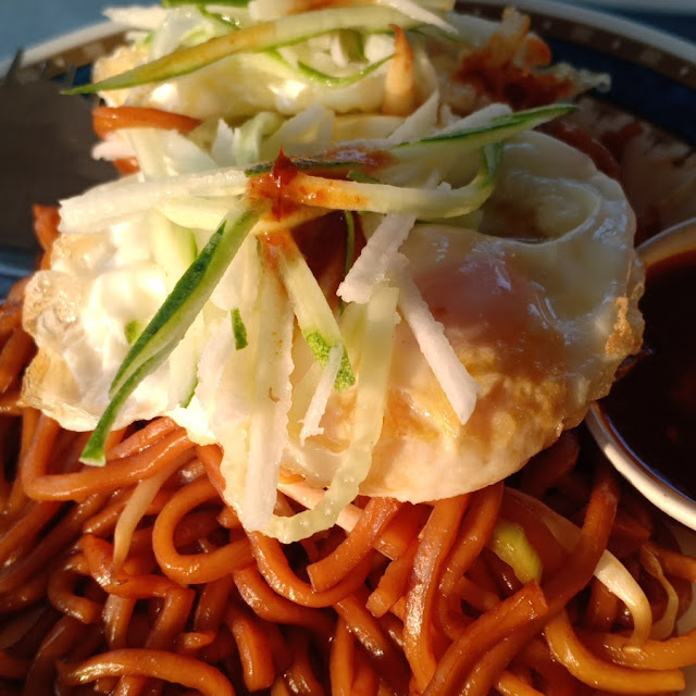 MI Goreng Telur Goreng Mata