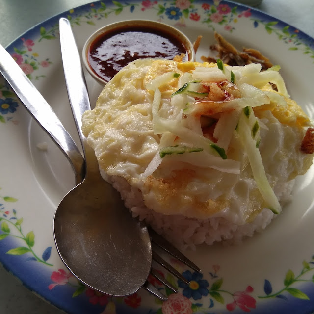 Nasi Lemak Telur Mantop