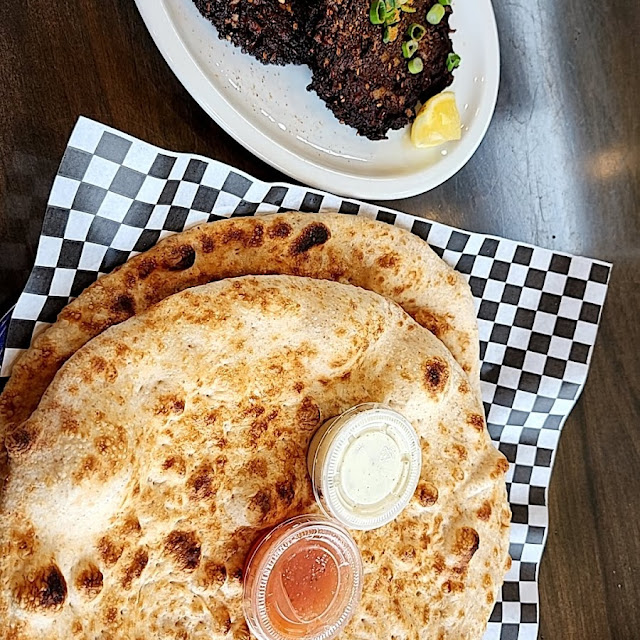Chapli Kebabs with Naan