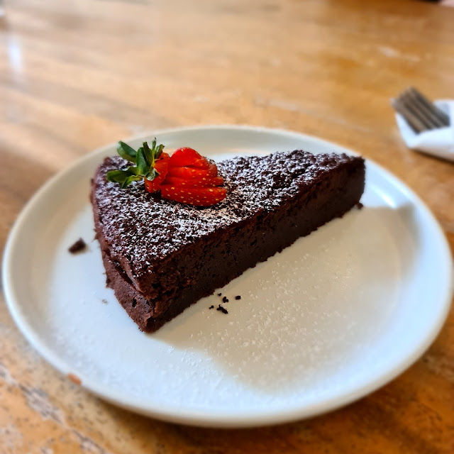 Flourless Chocolate Cake