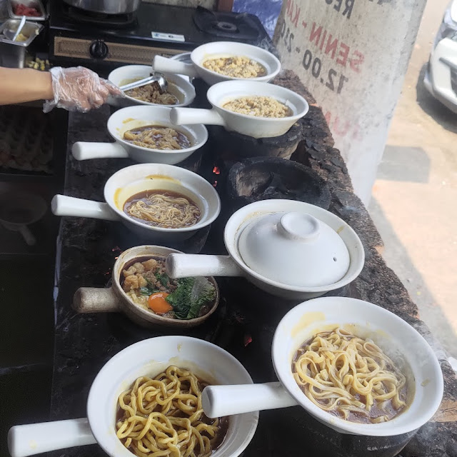 Nasi Claypot Siram Babi Istimewa