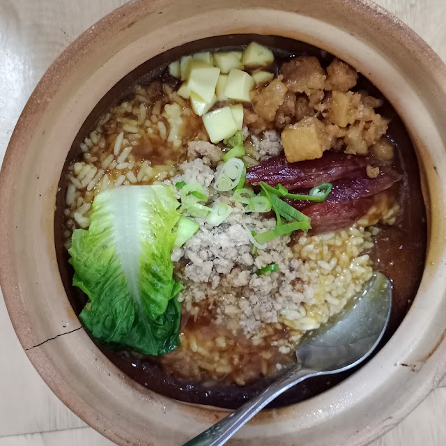 Nasi Claypot Siram Babi Spesial