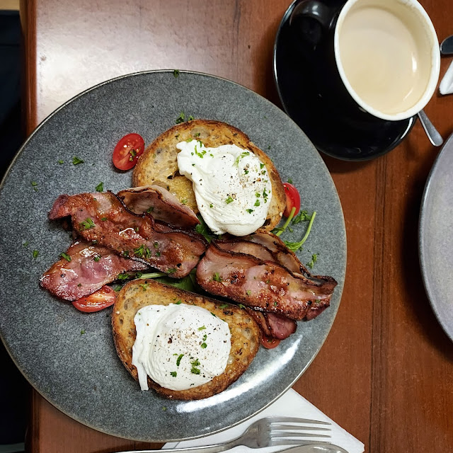 Egg Bacon on Toast