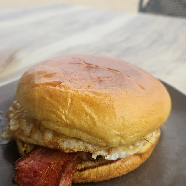 Bacon & Egg Roll