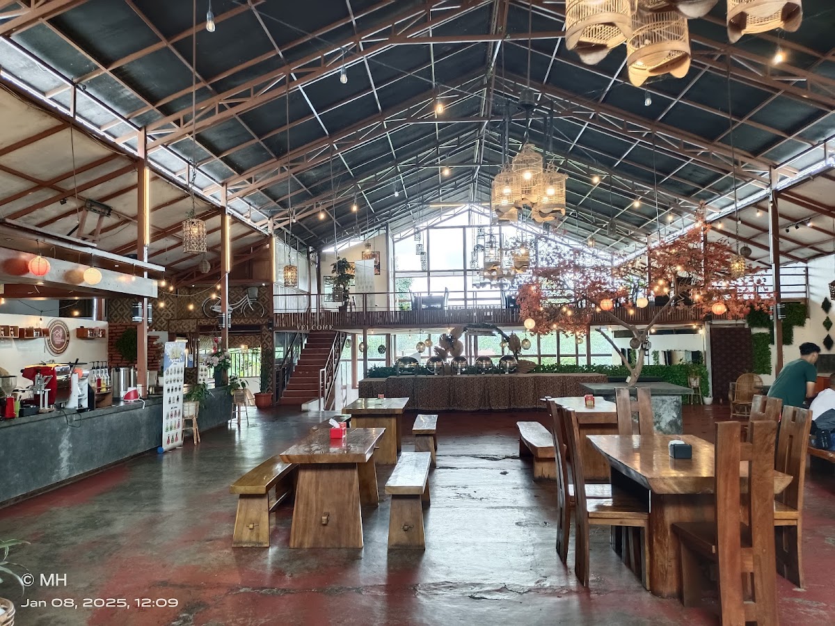 KLC Cafe & Resto