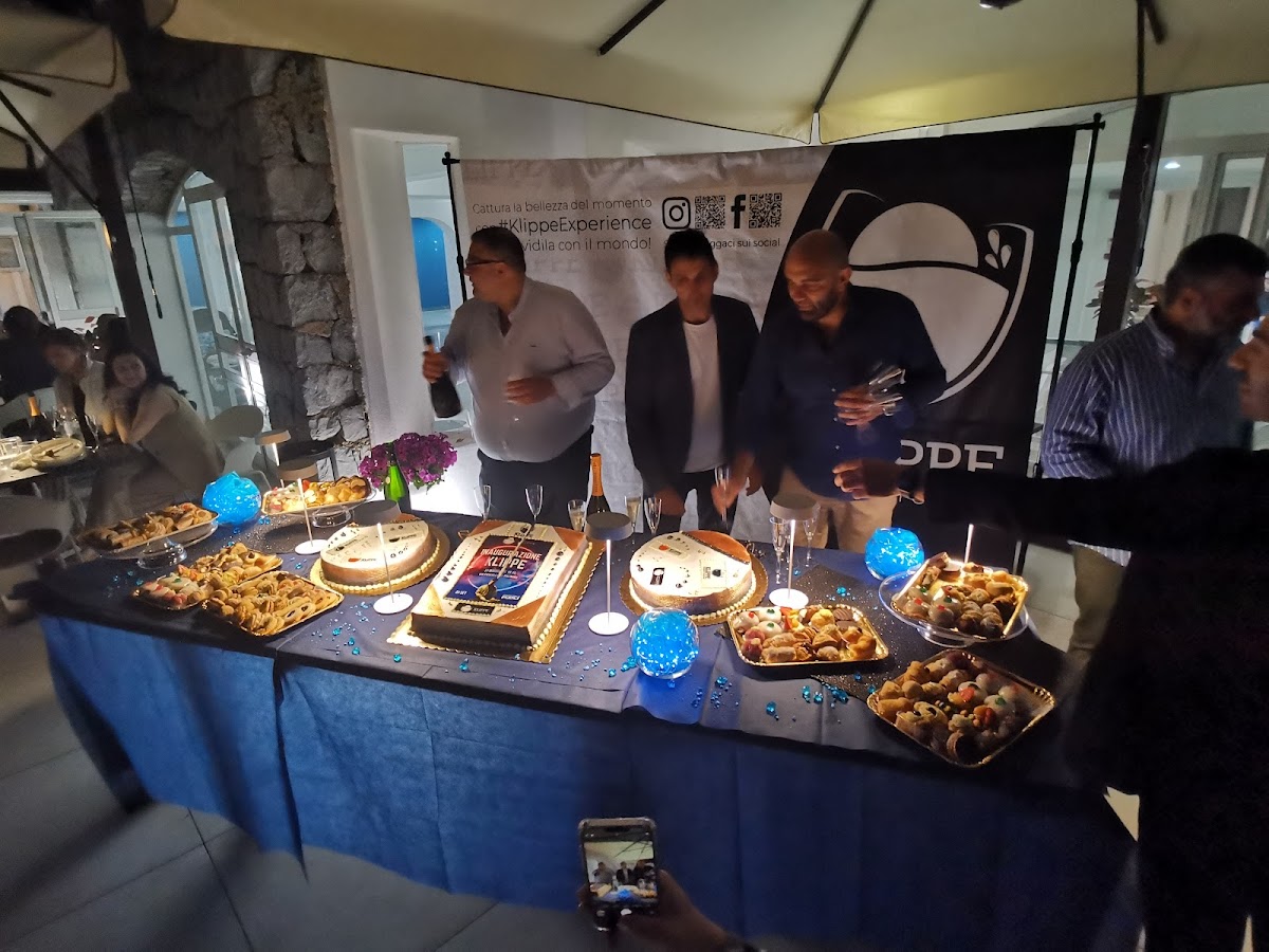 KLIPPE experience lounge bar