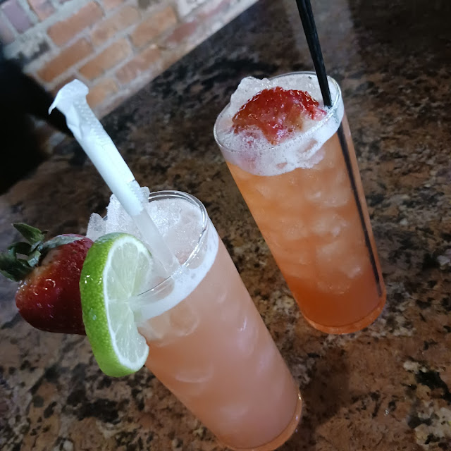 Della's Punch and Bourbon Smash