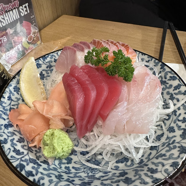King Fish Sashimi 12pcs