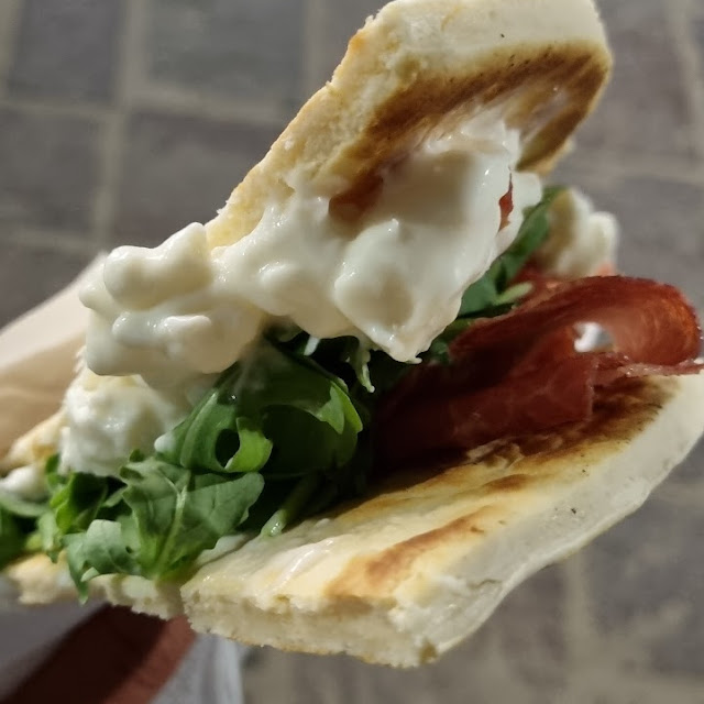 Piadina Allo Squaquerone