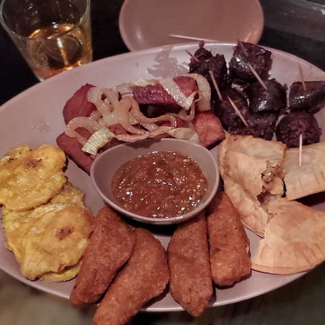 Carne Frita Guineos Verdes Morcillas