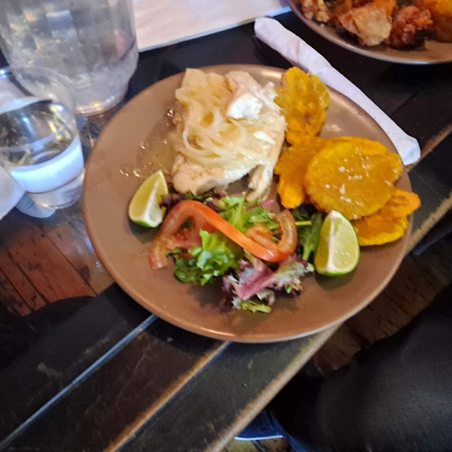 Pechuga de Pollo Con Tostones